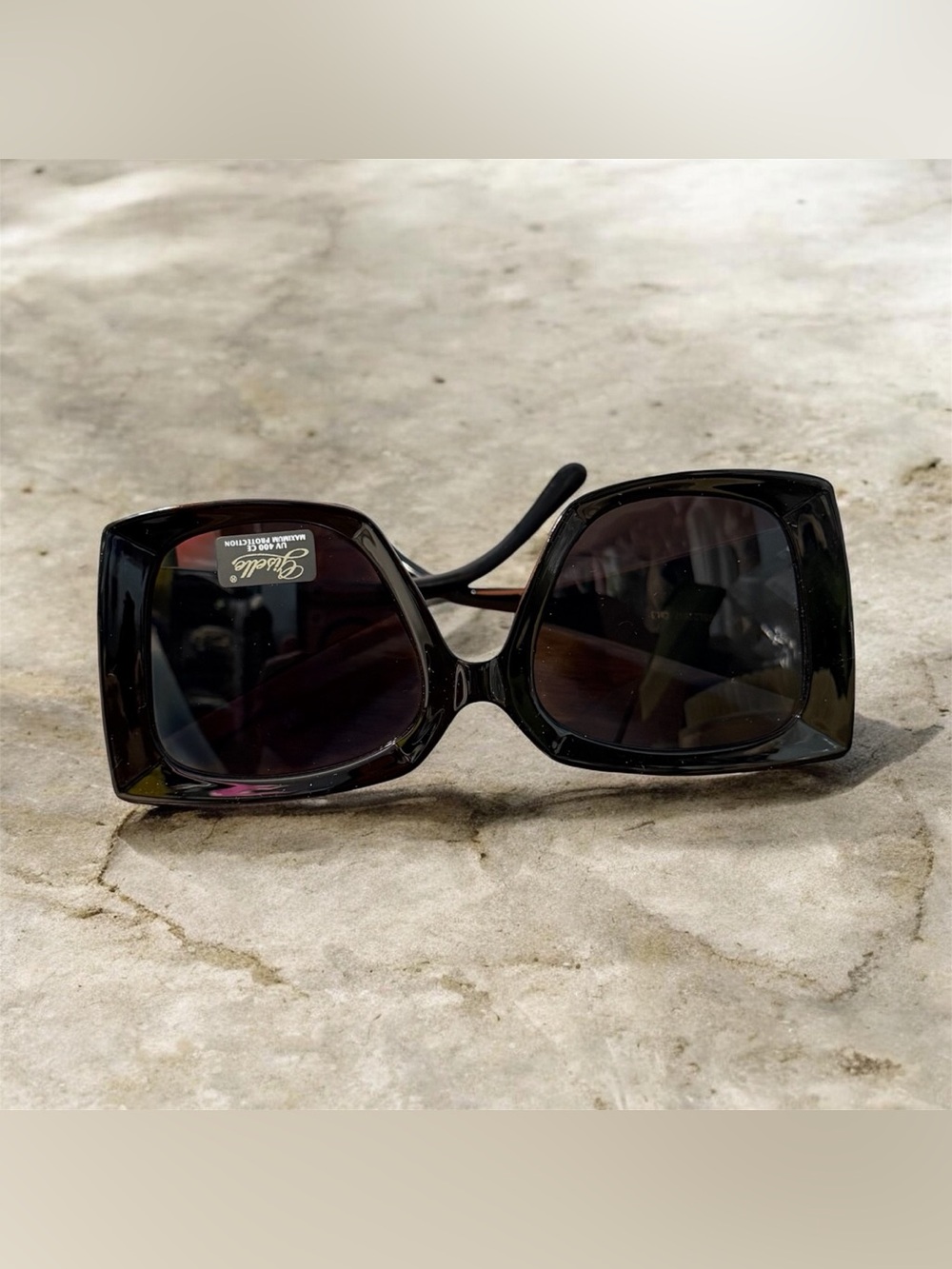 NWT-Elegant Black Oversized Women's Sunglasses by